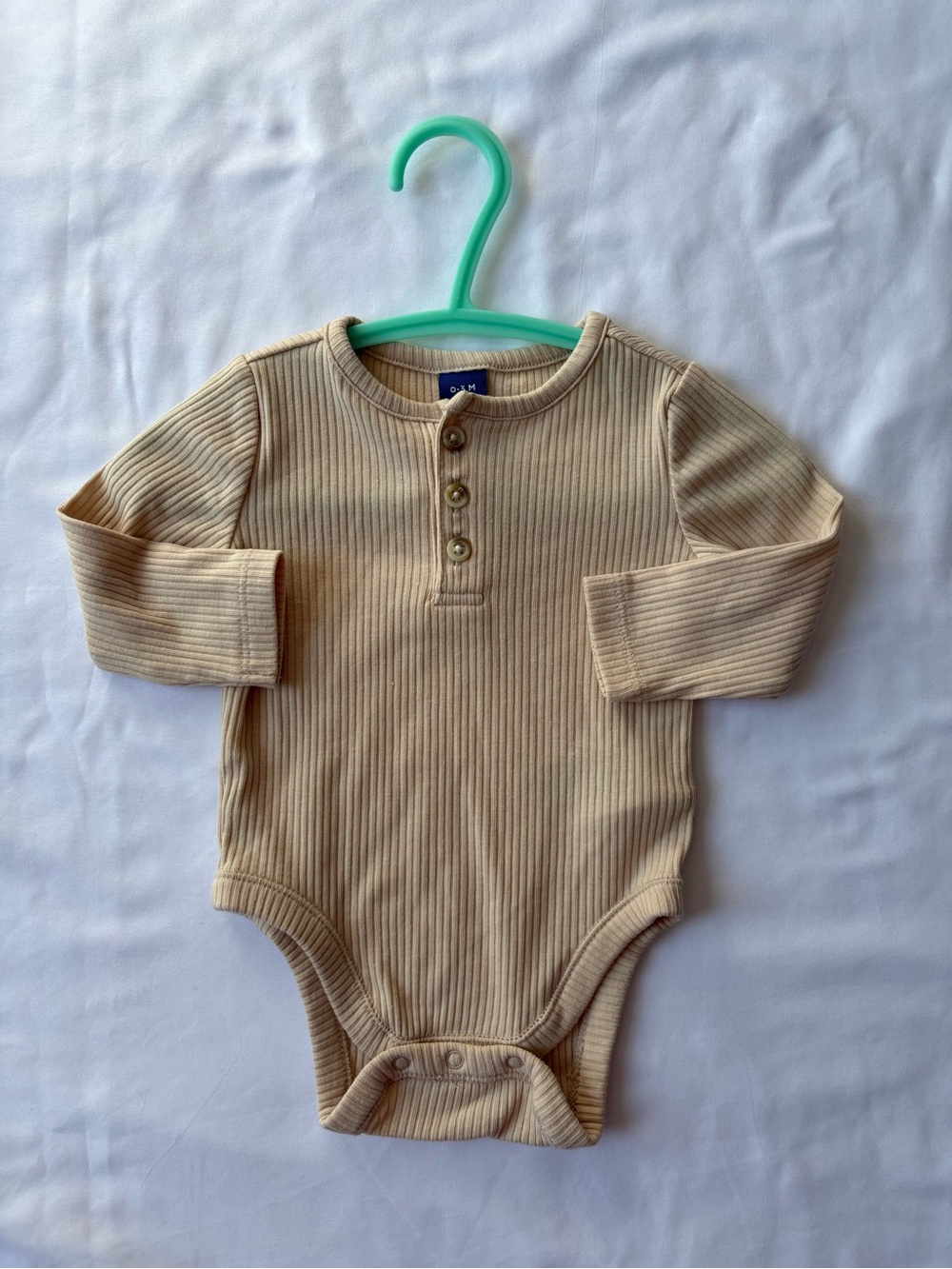 🚙 Baby boy Old Navy Beige Ribbed Long-Sleeve One-Piece Bodysuit